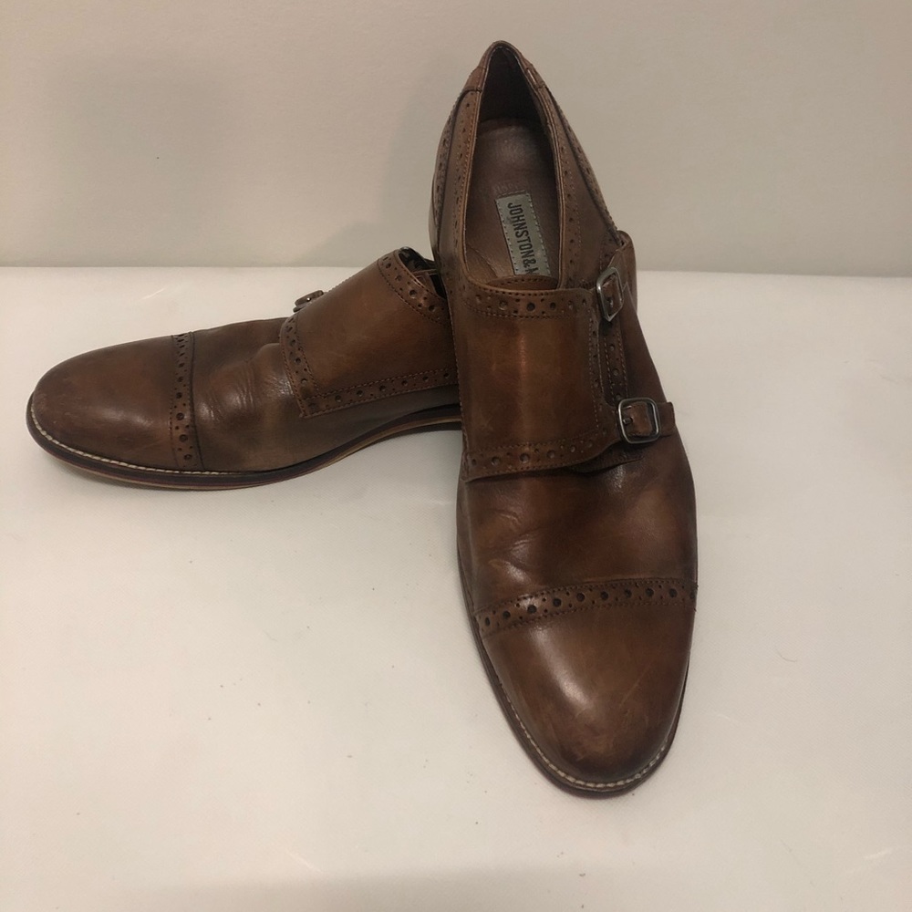 Men’s Johnston & Murphy size 11 dress shoes